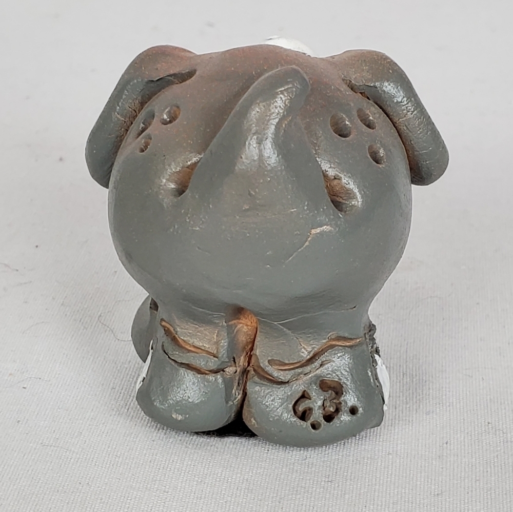VTG signed Chubby hand molded tiny silly Elephant figurine - Picture 5 of 11